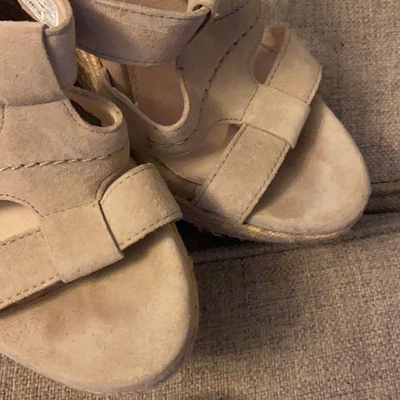 🎁 UGG wedge size 9 - Picture 8 of 8